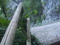 Il sentiero per l'Isonzo diventa una scalinata ed io...devo percorrerlo con la bicicletta! (MAI PIU'!!!)Un minifilmato ripreso (con la macchina fotografica digitale) domenica 8 luglio 2007, facente parte di una serie di video della gita il cui resoconto si può leggere su http://ferrimarco.blogspot.com