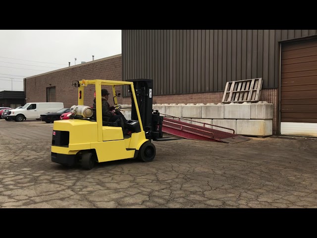 12000 lb Hyster Heavy duty with fork-positioner in Other Business & Industrial in City of Toronto