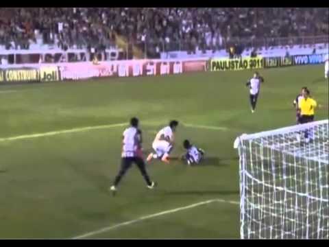 doelman - Doelman Rogerio Ceni van de Braziliaanse voetbalclub Sao Paulo scoorde deze week zijn 99e doelpunt in zijn carrière. De penalty en vrijetrappenspecialist sco...
