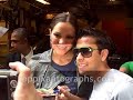 Katharine McPhee - Signing Autographs at Regis & Kelly Manele-Gratis.net