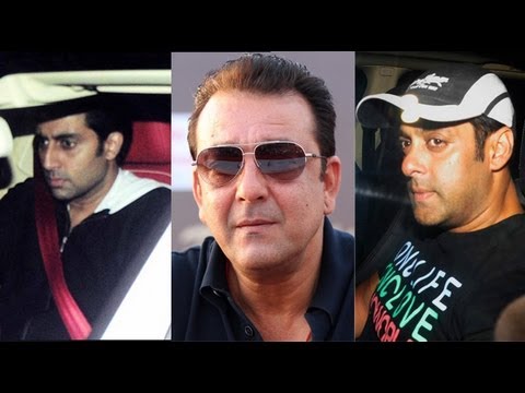 abhishek bachchan - Many Bollywood celebrities visited Sanjay Dutt's Residence as the actor will now proceed to jail for 2 Years. Salman Khan, Abhishek Bacchan, Ajay Devgn & Far...