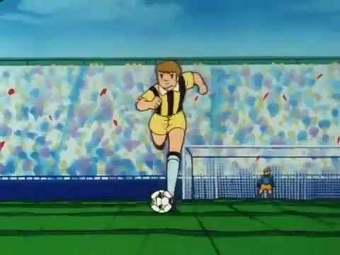 oliver Aton - Pierre Leblanc, capitán del equipo francés, provoca que el mísmimo Oliver Aton cometa un autogol.