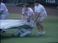 phillies-help-ground-crew-with-tarp.html
