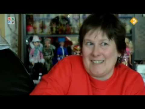 Val in slaap met Man bijt hond YouTube Preview Image