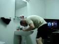 videos de knee your self in the face