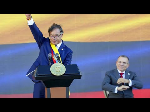 Kolumbien: Linker Ex-Guerillo Gustavo Petro als neuer Prsident in Bogot vereidigt