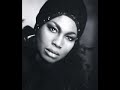 madama butterfly 1962: #1 act i dovunque al mondo; ancora un passo. leontyne price, richard tucker

by giacomo puccini (libretto by luigi illica and giuseppe giacosa)

this 1962 studio recording is with rca italiana opera chorus and orchestra, with conductor erich leinsdorf.

principal cast:
leontyne price, soprano: madama butterfly (cio-cio-san)
rosalind elias, mezzo-soprano: suzuki
richard tucker, tenor: b. f. pinkerton
philip maero, baritone: sharpless
piero de palma, tenor: goro