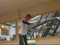 Gladde turk aan het schoonmaken