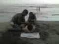 La peque en playa