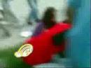 Jovem embriagado é agredido por rockeiro Jovem embriagado é agredido por rockeiro