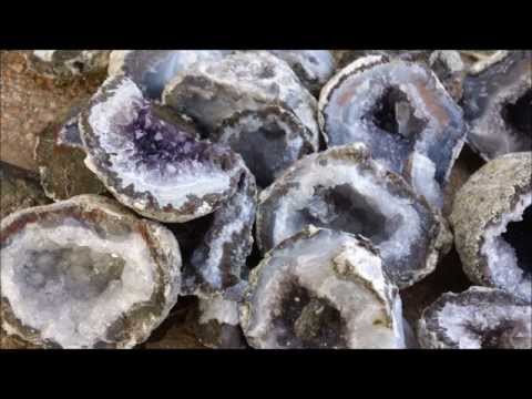 how to break open a geode
