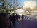 maria sangil abandona el edificio