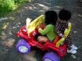 videos de Sophia and Juliana on Dora the Explorer Jeep