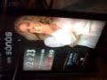 Paula Toller - Comendo ma�� no ponto de �nibus no Flamengo..