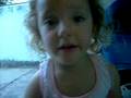 ANA JULIA CANTANDO EM INGLÊS