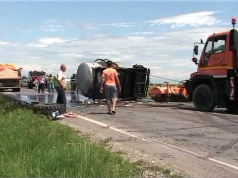 Cisternă răsturnată pe DN1 A