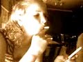Esther en ik aan een borrel in het zoldertje.