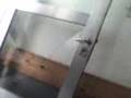 Rompieron el vidrio de la escuela