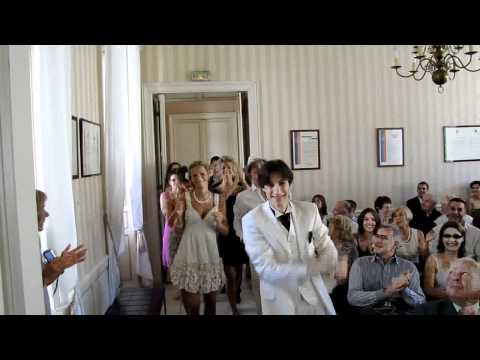 Entrée Originale Mairie de Saintes - Mariage Alina & Johann