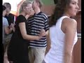Israel y Raquel, enseñando a bailar kizomba en arcos a los Daneses.Aprende con uno de los merjores profesores de Cadìz.Agosto 2007Wapisimo :)