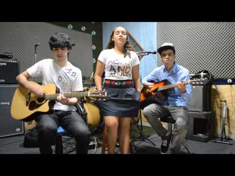 WP7 - Coverzinho feito na madrugada...todo mundo morto!! hsauhsau Caio, Daniella e Rodrigo Espero que curtam...se inscrevam no canal tbm!! ;)