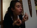 sofita con las colillas de cigarrillo sofita con las colillas de cigarrillo