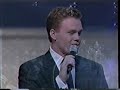 o primeiro tenor com a voz mais doce que eu j� vi, ele � fant�stico...