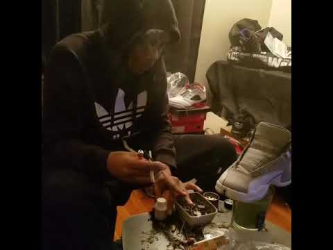 Dave the sneaker guy #daytoday smoke 1 and work !! @davethesneakerguy on instagram