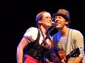 Jason Mraz and Ingrid perform LUCKY live in Munich