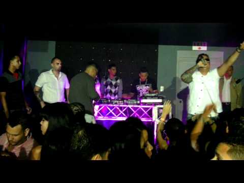 De La Ghetto & Alex Kyza - Jala Gatillo & Pistolon @ SajharaClub Santiago RD (Live) (2011)