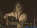 Vidéo d'une copine qui interprête une de ses propres compos sur un fond de guitare autour d'un feu de camp... Simplement envoutant !http://matt57fr.vox.com/