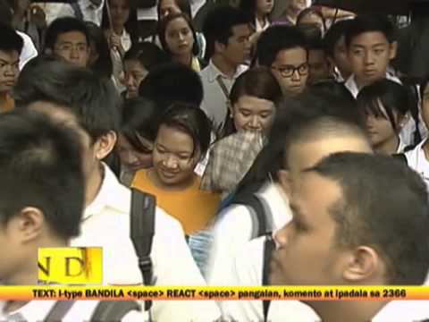 workers; - Sa takot namang maperwisyo muli sa traffic at baha, naniguro na at nagsipag-uwian nang maaga ang maraming commuter at motorista. Live mula sa EDSA-Magallanes...