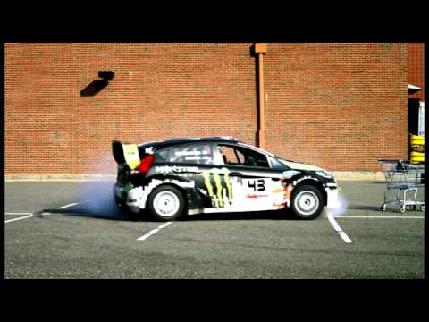 Clique para ver o vídeo abaixo. Ford Fiesta, Ken Block e seu dia-a-dia: lixo, supermercado, esposa, cachorro, Gymkhana...
