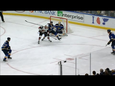 Video: Coyotes on the offensive as Dvorak scores twice in 3 minutes