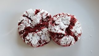 Fáciles galletas de red velvet con caja para pastel
