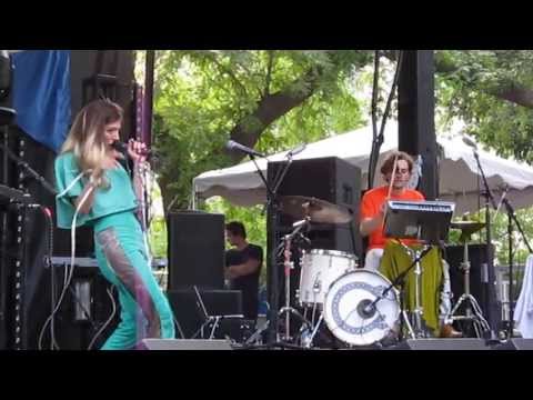 chairlift - Chairlift performing a new track that I think is titled
