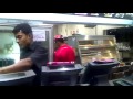 [ハプニング]外国のケンタッキーフライドチキンにて店員がマジギレ。のサムネイル1
