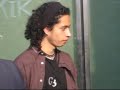 Great solo -master guitarist on the street