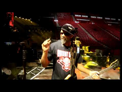 Fishbone + Shaka Ponk at Paris Bercy - Higher Ground (Red Hot Chili Peppers / Stevie Wonder)