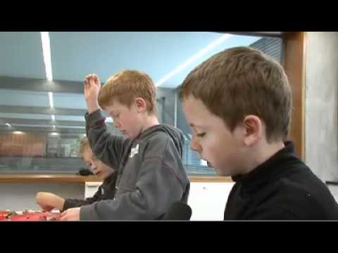 See video Kinder Museumsführer durchs Schmuckmuseum