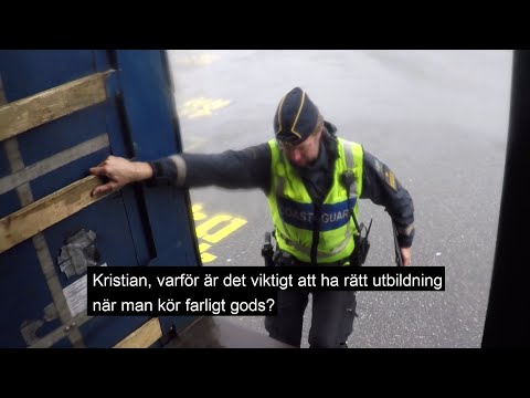 Visa film Häng med vår farligt gods-inspektör Kristian i Göteborgs hamn