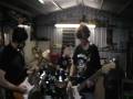 videos de it takes two hands to handle a seether