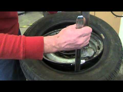 How To Remove a Tire From a Rim