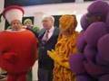 Warren Buffett Singing 2006 Berkshire Hathaway Shareholders