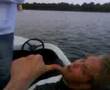 Unser Persönlicher Stuard auf einem Trett(ver)boot