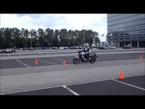 motorrijles - Nog even alle bijzondere verichtingen oefenen en dan morgen het examen AVB.