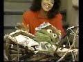 Sesame Street 2402 - Maria babysits Irvine (street scenes) 1/2
