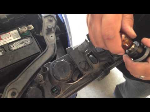 2010 KIA FORTE KOUP – TURN SIGNAL BULB CHANGE