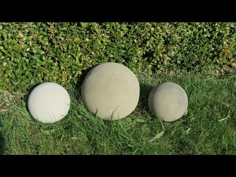 Deko für Garten . Kugel ( ca. 170 mm ) aus Beton selber machen .