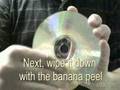 videos de Como usar una banana para reparar los CD/DVD Rayados